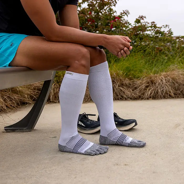 Calcetines Women's Compression Over the Calf Gray